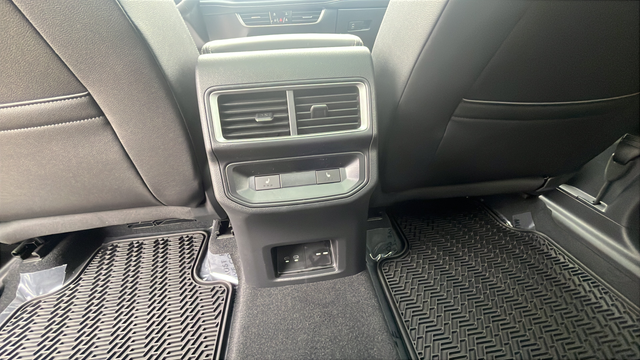 2026 Volkswagen Atlas Cross Sport 2.0T SEL R-Line Black