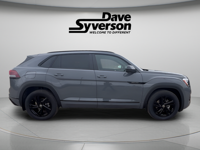 2026 Volkswagen Atlas Cross Sport 2.0T SEL R-Line Black