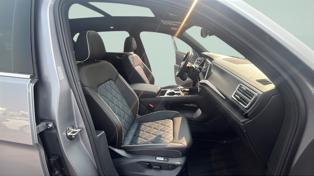 2026 Volkswagen Atlas Cross Sport 2.0T SEL Premium R-Line