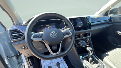 2026 Volkswagen Taos 1.5T SE Black