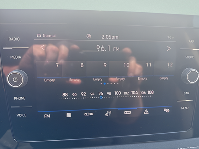 2025 Volkswagen Taos 1.5T SE Black