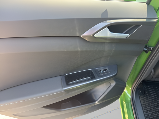 2025 Volkswagen Taos 1.5T SE Black