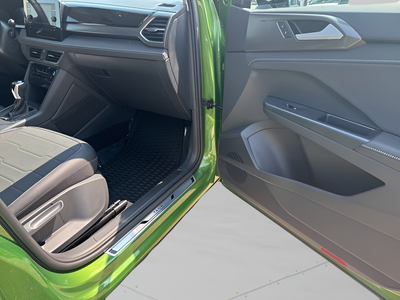 2025 Volkswagen Taos 1.5T SE Black