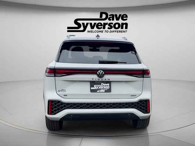 2026 Volkswagen Tiguan 2.0T SE R-Line Black
