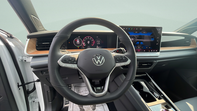 2026 Volkswagen Tiguan 2.0T SEL R-Line Turbo