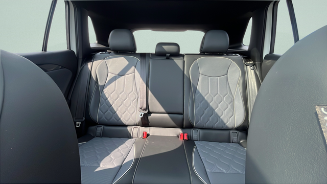 2026 Volkswagen Tiguan 2.0T SEL R-Line Turbo