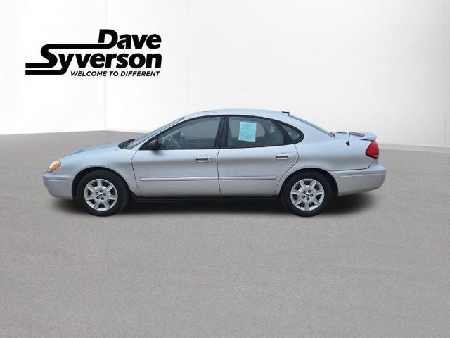 Used 2005 Ford Taurus SE with VIN 1FAFP53275A266302 for sale in Albert Lea, Minnesota