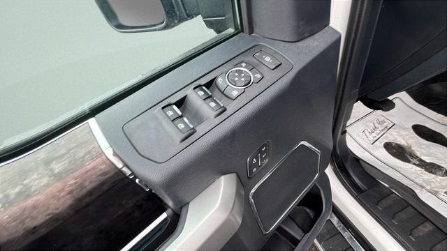 2022 Ford F-350SD Lariat