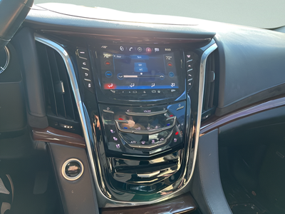 2018 Cadillac Escalade ESV Luxury