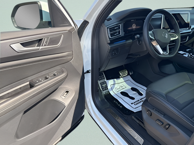 2024 Volkswagen Atlas Cross Sport 2.0T SEL R-Line