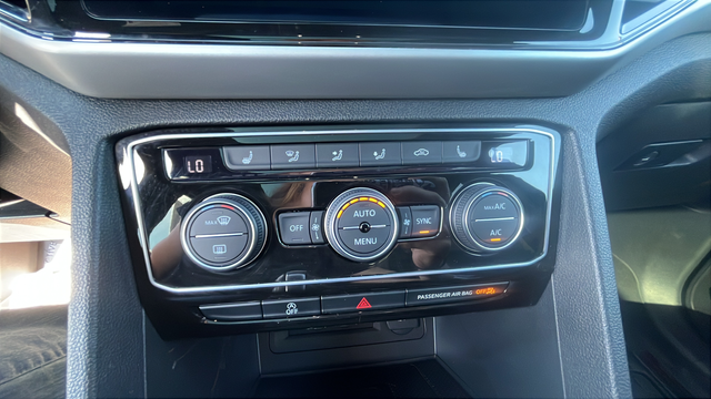 2023 Volkswagen Atlas Cross Sport 3.6L V6 SEL R-Line