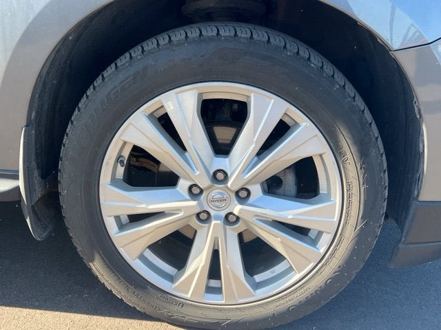 2018 Nissan Pathfinder SL