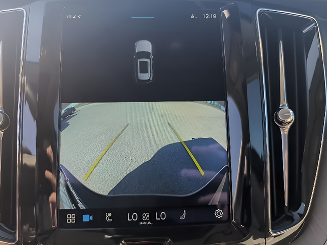 2023 Volvo XC60 B5 Plus Dark Theme